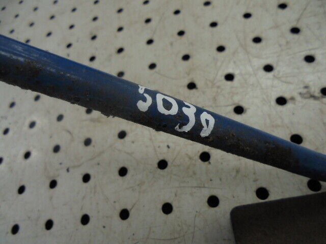for, Ford 5030 Bonnet Front Mounting Bracket in Good Condition