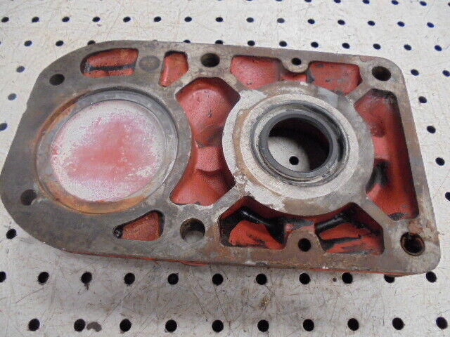 for, David Brown 1490 PTO Rear Bearing & Seal Housing in Good Condition