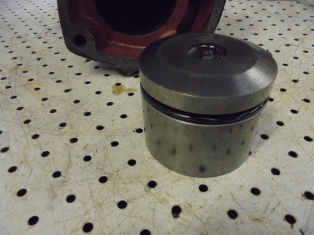 David Brown 1394 Hydraulic Lift Cylinder And Piston