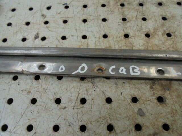 for, FORD 4600-7610 Q Cab Side Window Top Hinge in Good Condition