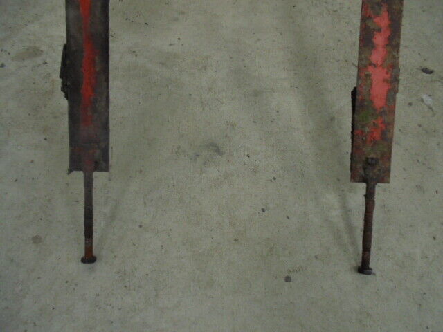 for, David Brown 1490 Diesel Tank Mounting Straps & Bracket in Good Condition