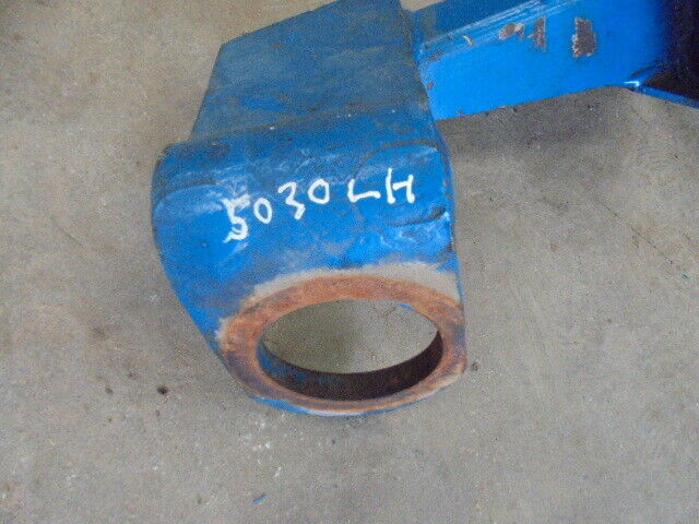 for, Ford 5030 Cab Front Mountings PAIR in Good Condition