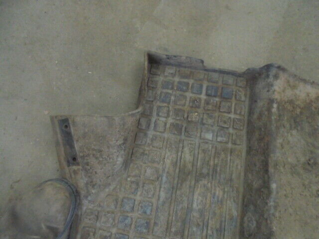 for, David Brown 1394 Cab Floor Mat in Good Condition