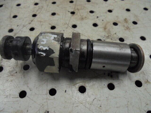 for, David Brown 1394 Hydraulic Dump Valve Assembly - Good Condition