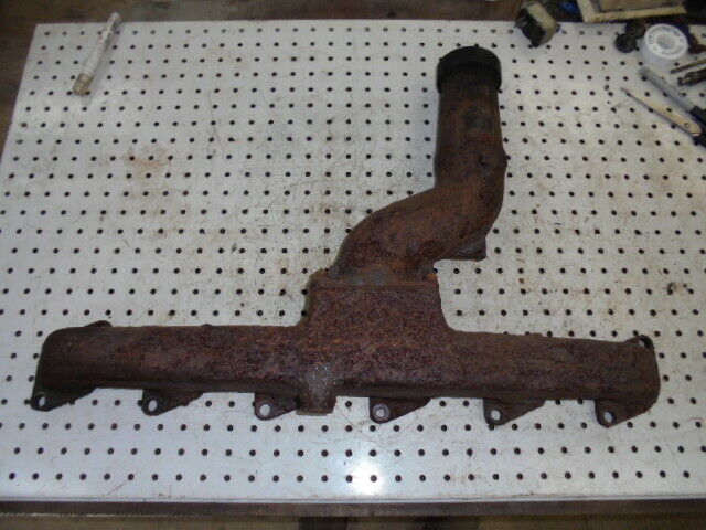 for, CASE IH 956 Exhaust Manifold Assembly in Good Condition