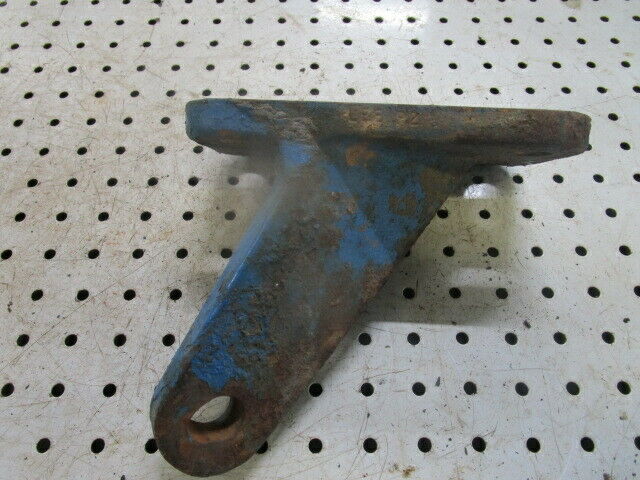 for, FORD 4600,4000 LH Hydraulic Arm Stabiliser Bracket in Good Condition