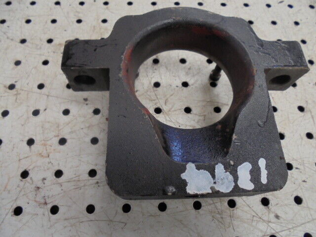 for, David Brown 1394 Hydraulic Pump Mounting Bracket - Good Condition