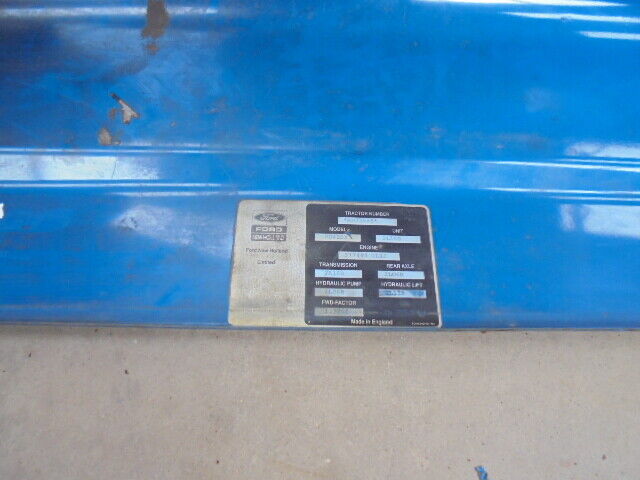 for, Ford 5030 RH Bonnet Panel in Good Condition