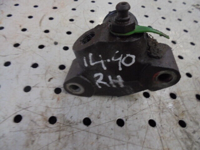 for, David Brown 1490 Brake Slave Cylinder - Good Condition