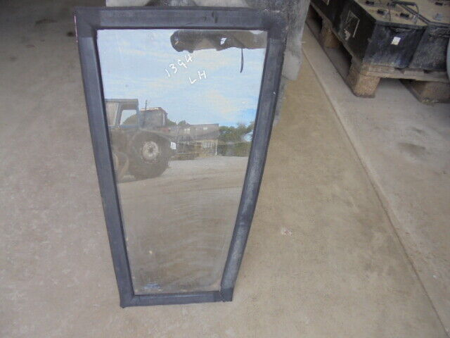 for, David Brown 1394 LH Front Lower Glass & Rubber Sealer in Good Condition