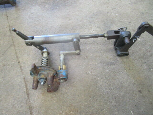for, Ford TW25 Hydraulic Control Linkages to Hydraulic Lift Cylinder 