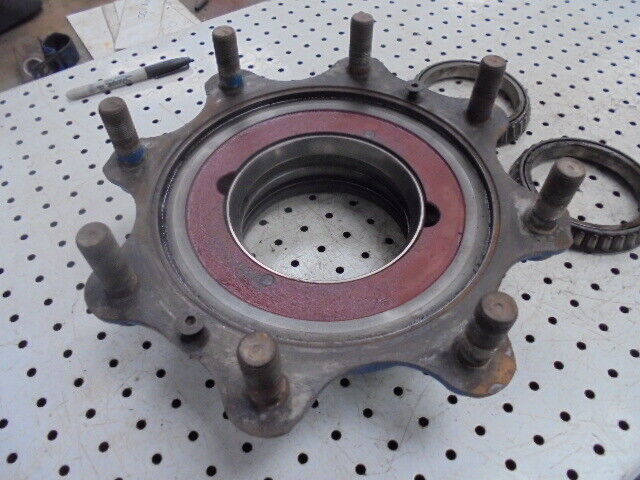 for, Ford 5030 4wd Front Axle Wheel Hub (carrero 707 axle) in Good Condition