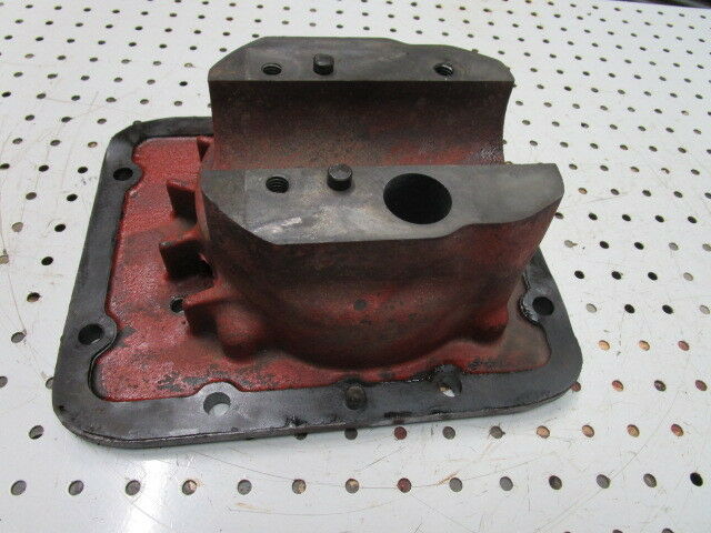 Fordson Super Major Hydraulic Pump Mounting Housing in Good Condition ...