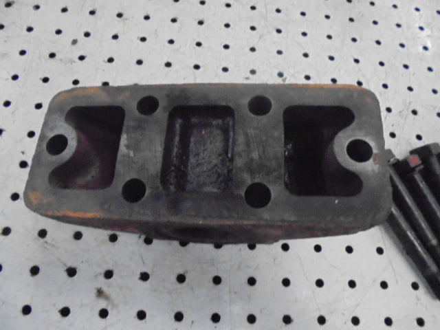 For DAVID BROWN 950 FRONT AXLE BEAM MOUNTING BRACKET & BOLTS