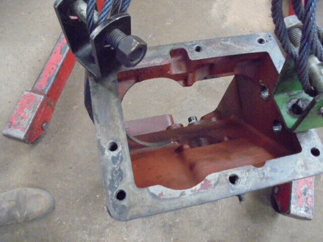 for, Leyland 245 Rear Hydraulic Housing - Good Condition