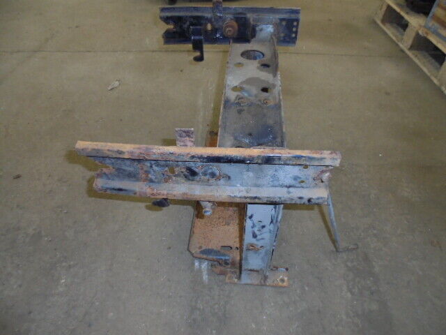 for, David Brown 1294 Front Grill Mounting Bracket in Good Condition