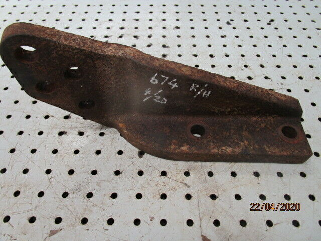 CASE IH 674, 684, 584 RH Hydraulic Arm Stabiliser Bracket in Good Condition