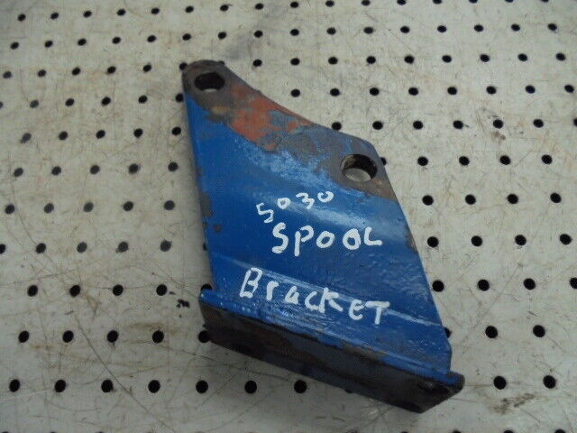for, Ford 5030 Auxilliary Spool Valve Mounting Bracket in Good Condition