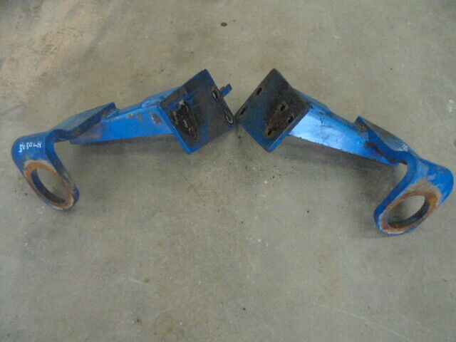 for, Ford 5030 Cab Front Mountings PAIR in Good Condition