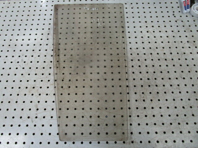 for, David Brown 1490,1390 RH Lower Front Glass in Good Condition