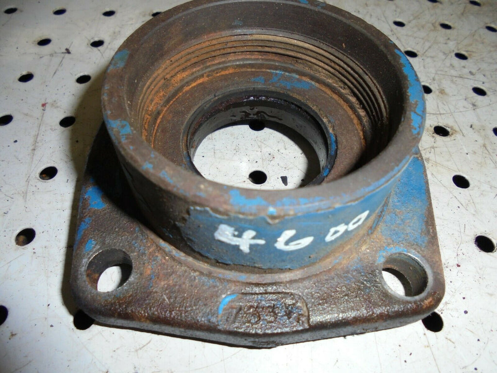 for, FORD 4600 PTO Shaft Seal Housing in Good Condition