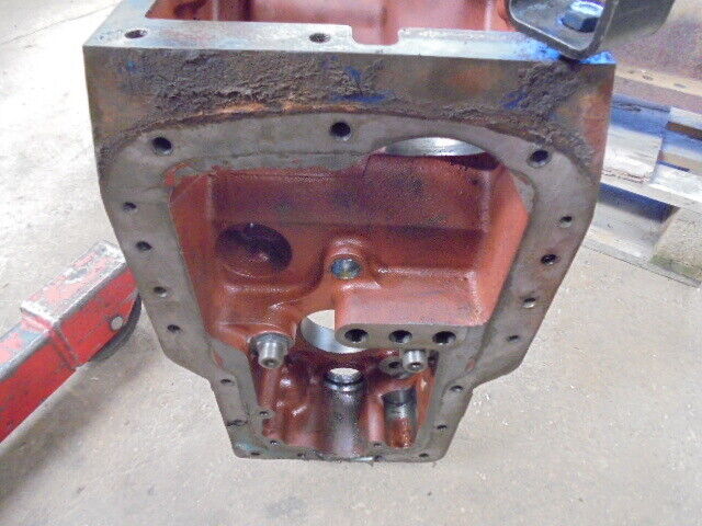 for, Leyland 245 Rear Hydraulic Housing - Good Condition