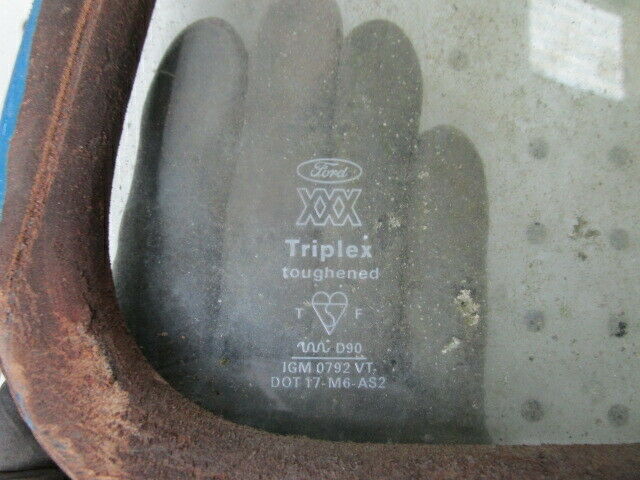 for, Ford 4600-7610 Q Cab RH Top Door Glass & Rubber Seal in Good Condition