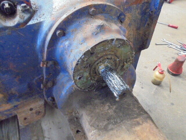 for, Leyland 245 Gearbox & Rear Axle Assembly - Good Condition