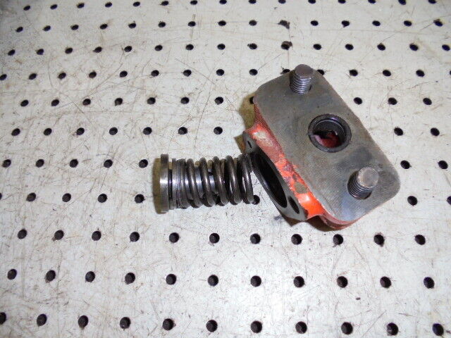 for, David Brown 1490 Hydraulic Pressure Relief Valve Assembly in Good Condition