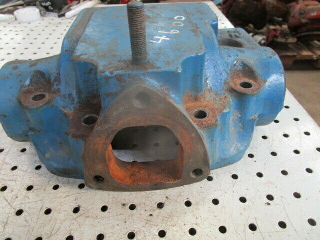 for, Ford 4600 Hydraulic Top Cover Housing in Good Condition