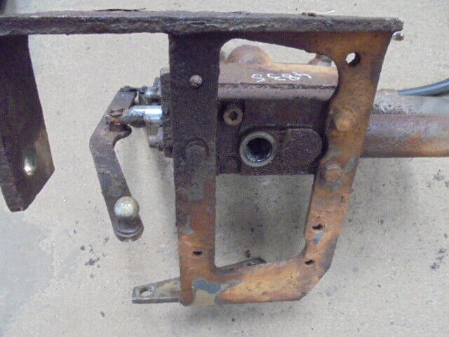 for, New Holland 4835 Auxilliary Double Acting Spool Valves & Pipes