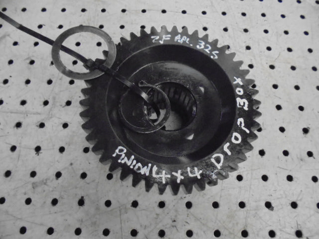 Ford New Holland 6610 4wd Rear Drop Box Drive Gear Off Rear Axle Pinion Shaft