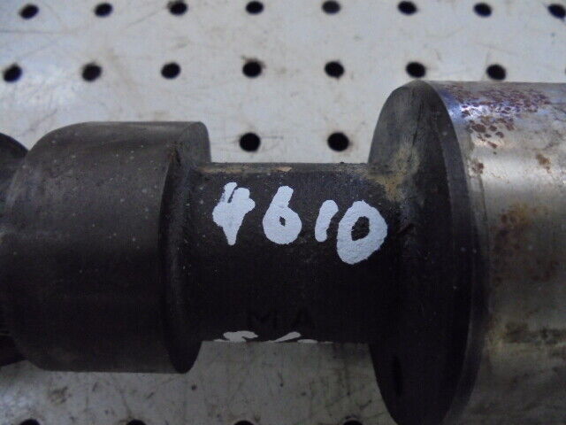 for, Ford 4610,4600 Engine Camshaft in Good Condition