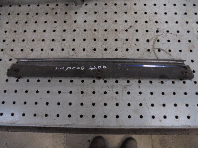 for, Ford 4600-7610 Q Cab Side Window Top Hinge in Good Condition