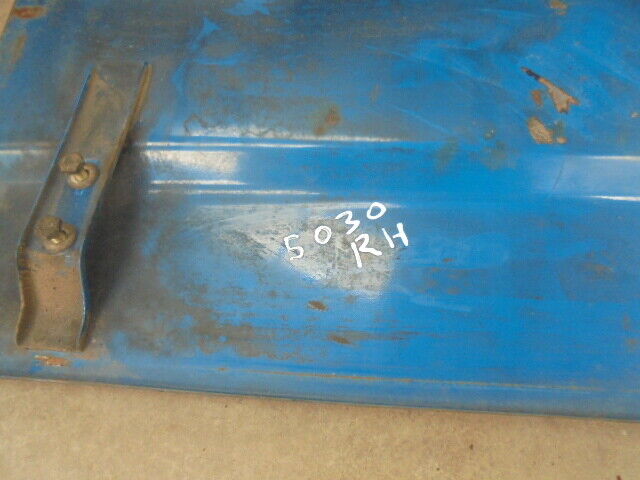 for, Ford 5030 RH Bonnet Panel in Good Condition