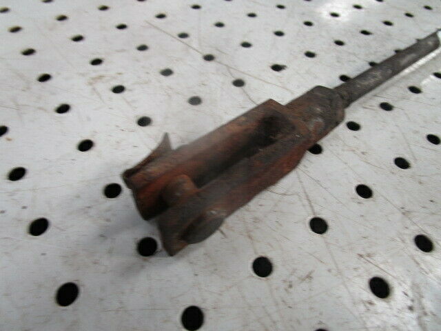 for, David Brown 1494 PTO Engaging Rod under Cab in Good Condition