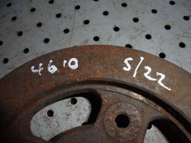 for, Ford 4610 Crankshaft Pulley in Good Condition