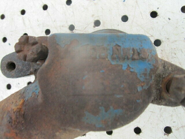 for, Ford 4600,4000 Engine Thermostat Housing in Good Condition