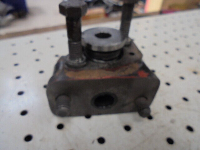 for, David Brown 1394 Hydraulic Pressure Relief Valve - Good Condition