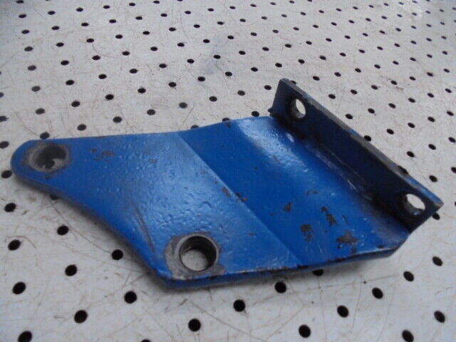 for, Ford 5030 Auxilliary Spool Valve Mounting Bracket in Good Condition