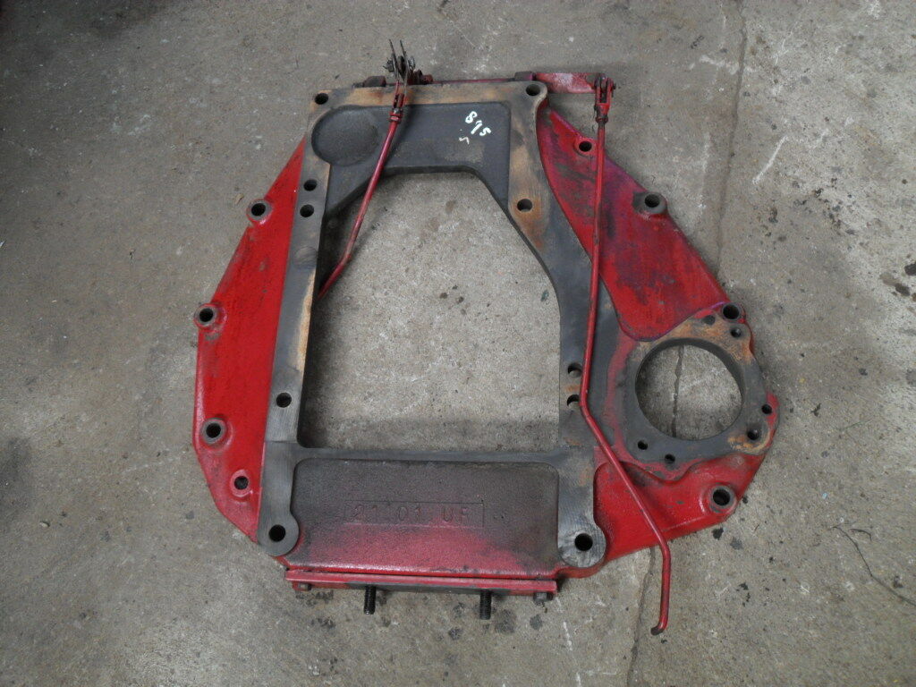 CASE 895 Engine Bell Housing Plate – Gwynedd Farm Machinery Ltd