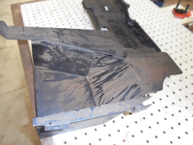 for, Ford 5030 Battery Tray Mounting Bracket in Good Condition