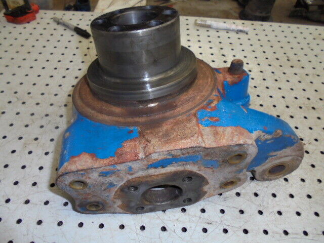 for, Ford 5030 4wd Front Axle RH Swivel Housing (carrero 707 axle)