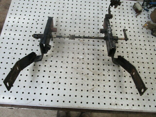 for, David Brown 1294 Throttle Linkages & Brackets Under Cab in Good Condition