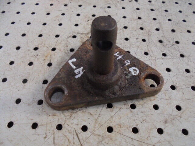 for, David Brown 1490 Hydraulic Arm Stabaliser Bracket - Good Condition