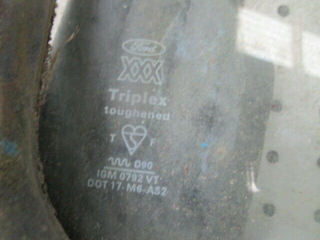 for, Ford 4600 Q Cab LH Lower Front Glass & Rubber Seal in Good Condition