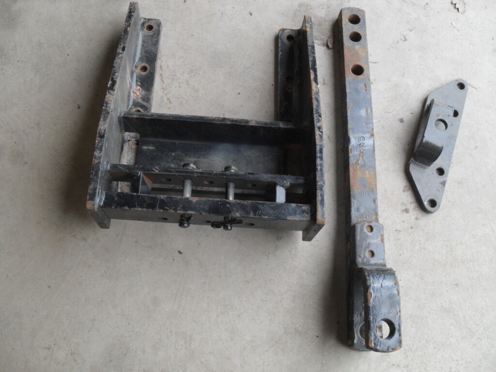 New Holland Fixed Drawbar Assembly - Never been used – Gwynedd Farm ...