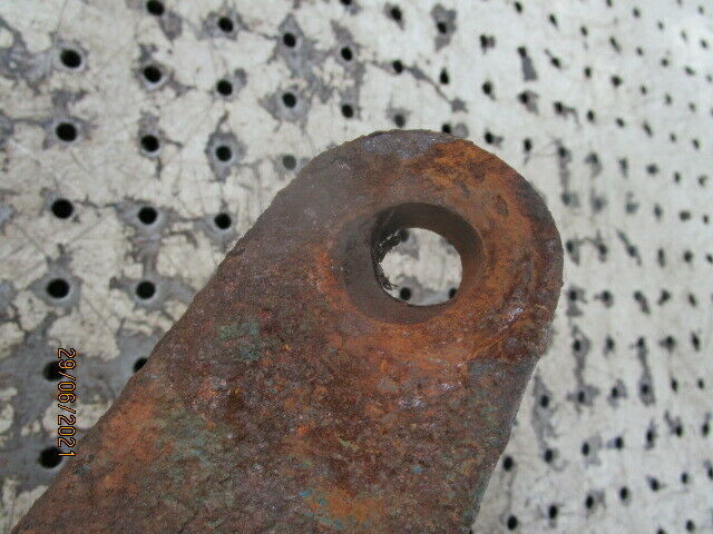 for, FORD 4000,4600 LH Hydraulic Arm Stabiliser Bracket in Good Condition
