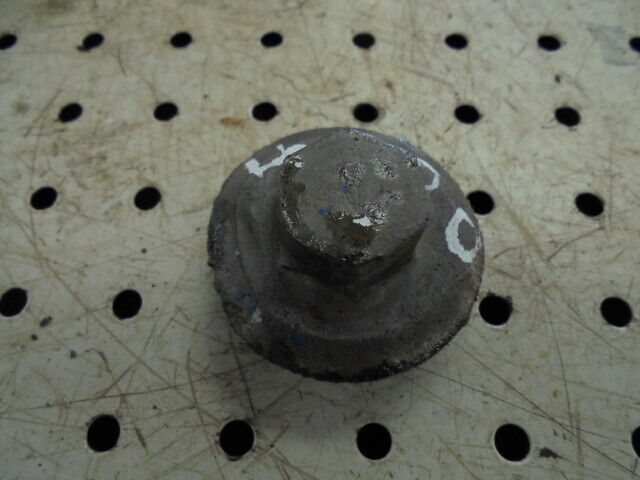 for, Ford 4000 Rear Axle Oil Filler Plug in Good Condition