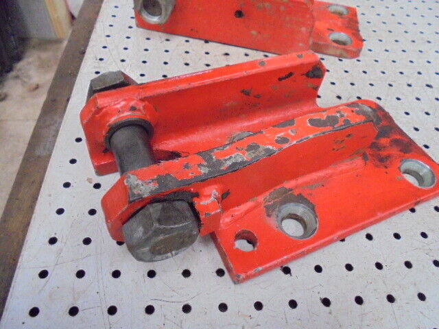 for, David Brown 1490 Hydraulic Arm Mounting Brackets & Pins - Good Condition